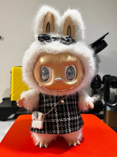 New 2025 Genuine Labubu The Monsters Big Into Energy Series Wireless Charger Peripheral Desktop Ornament Toy Birthday Girl Gift photo review